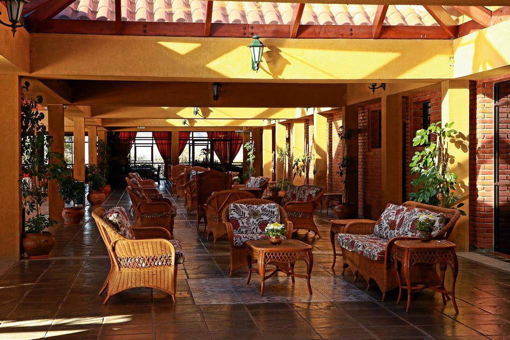 Hotel Los Parrales Tarija Exterior foto